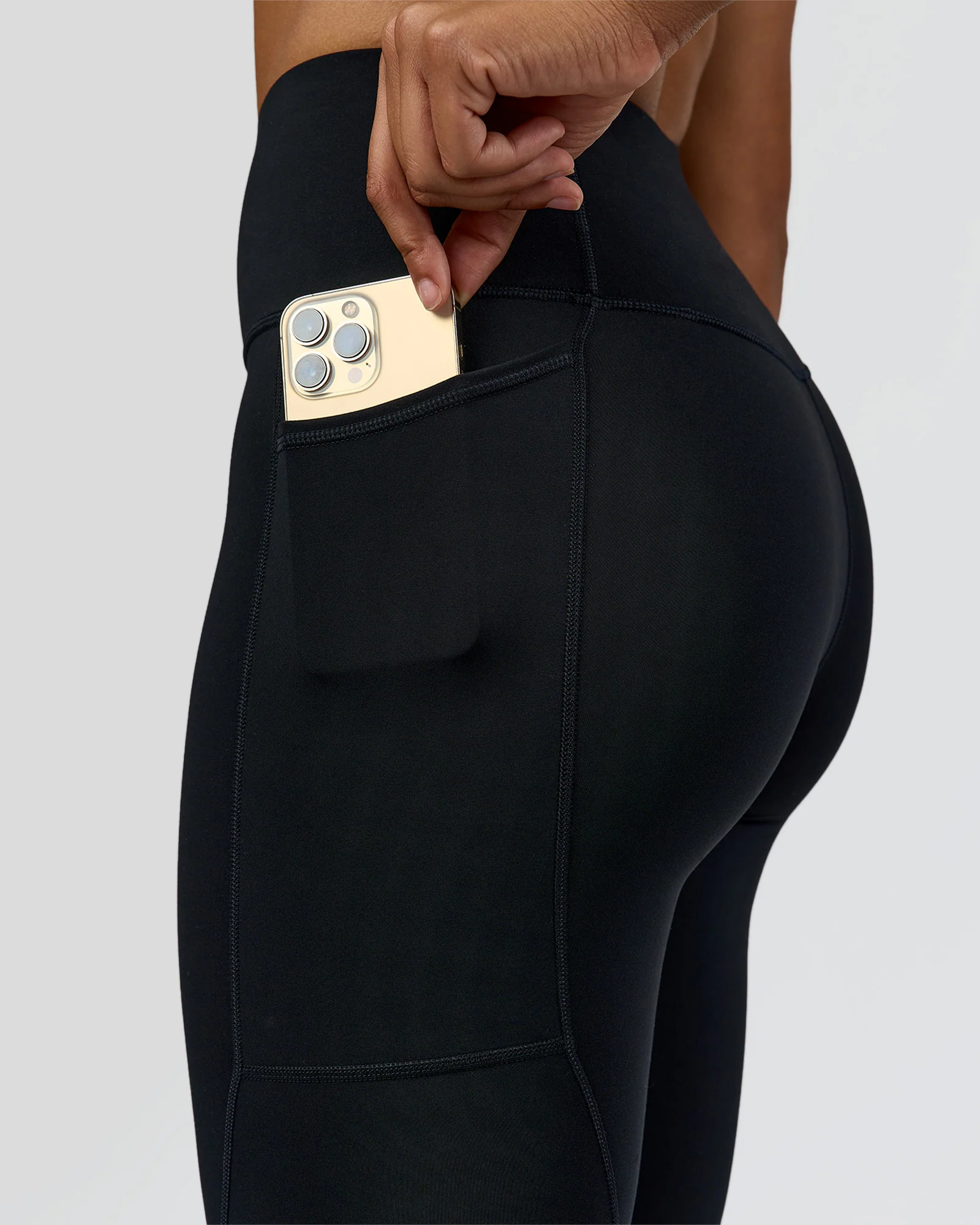 950-rep-street-script-ultra-high-rise-7-8-legging-pockets-black-white-3.webp Rep Street Script Ultra High-Rise 7/8 Legging Pockets - Black-White
