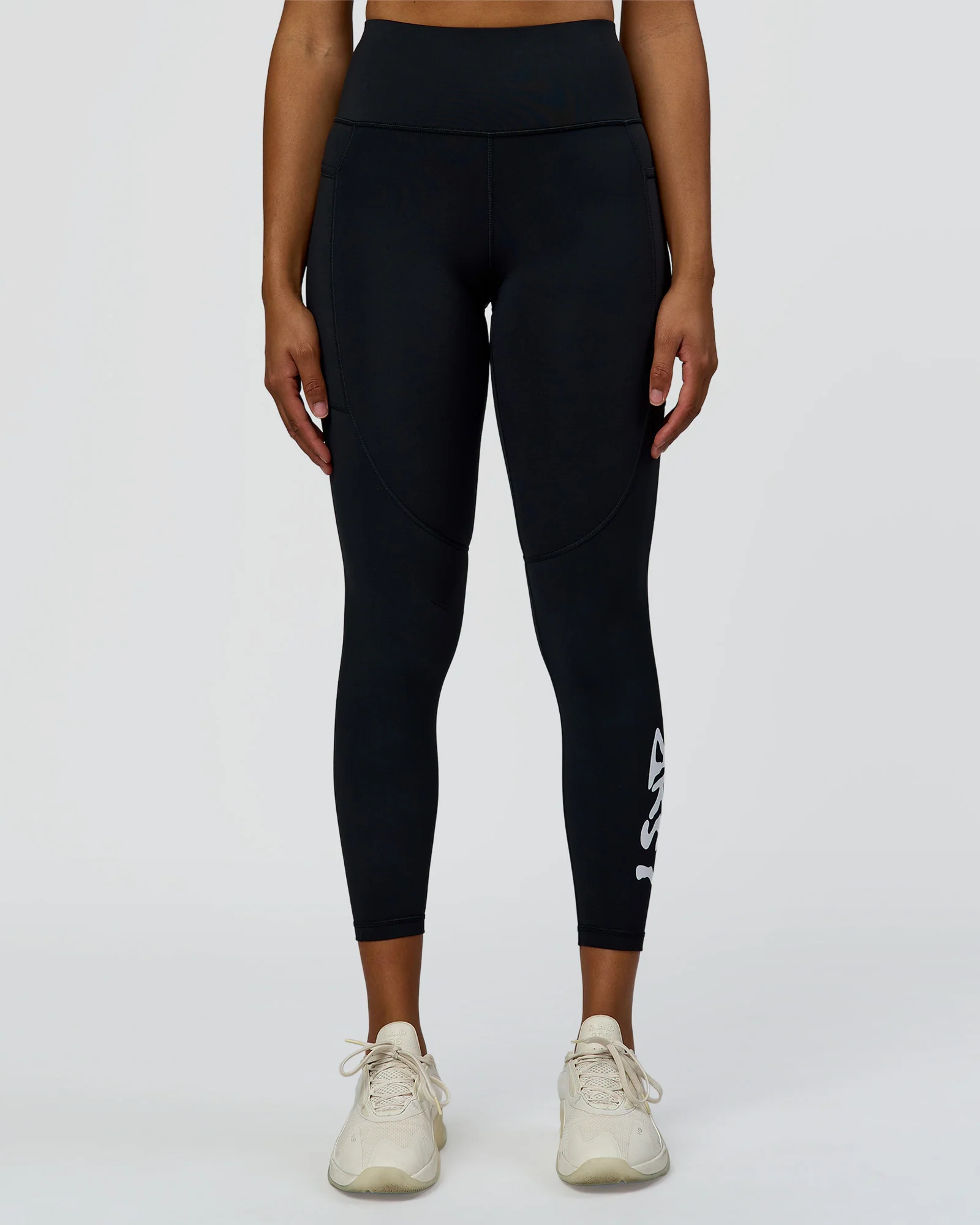 950-rep-street-script-ultra-high-rise-7-8-legging-pockets-black-white-7.webp Rep Street Script Ultra High-Rise 7/8 Legging Pockets - Black-White