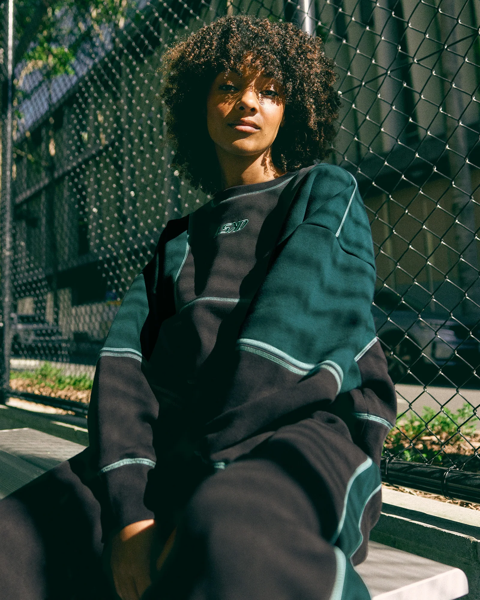 9529-stitch-up-oversized-fleece-sweater-black-dark-moss-2.webp Stitch Up Oversized Fleece Sweater - Black-Dark Moss