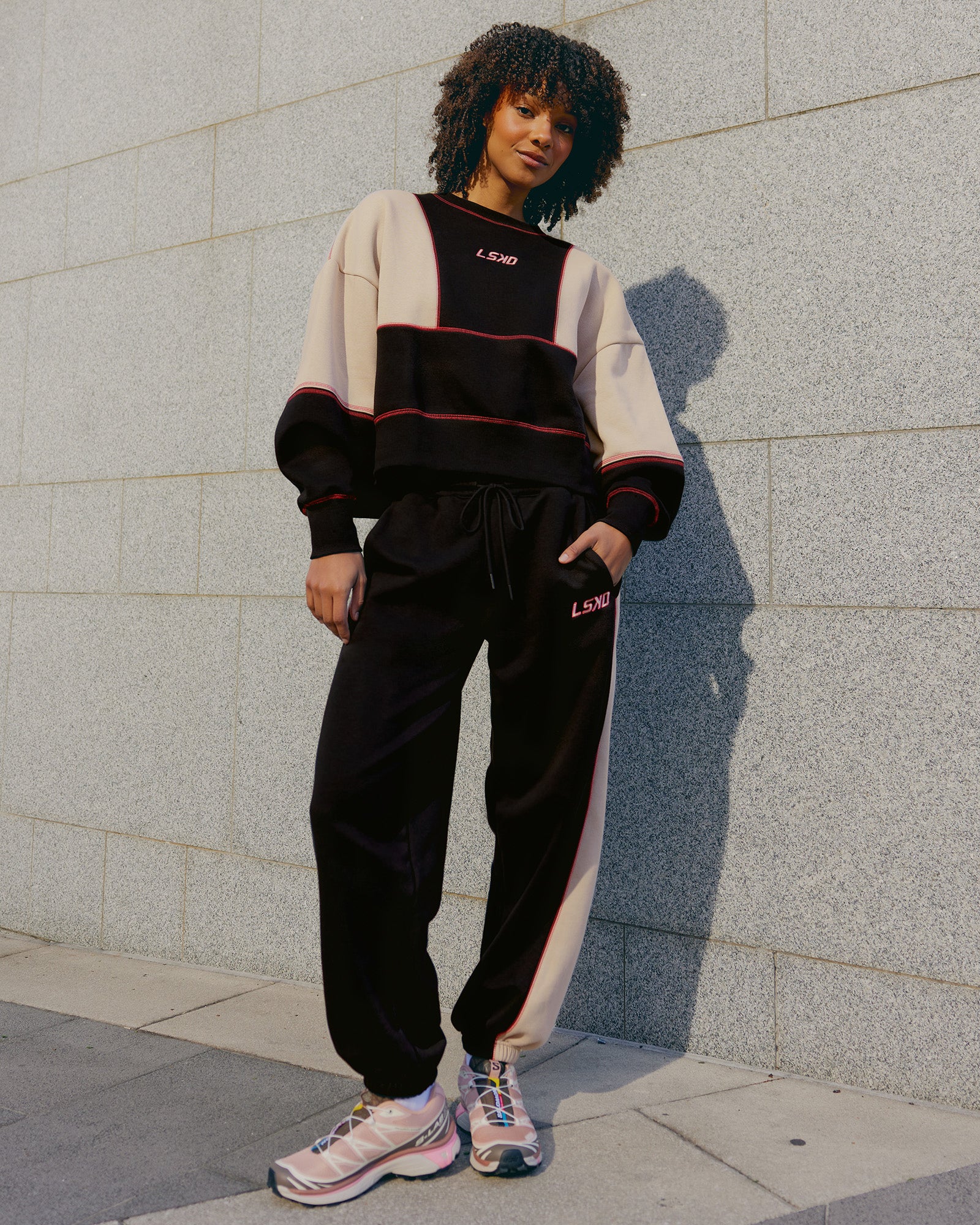 9536-stitch-up-oversized-fleece-sweater-black-shale-beige-4.jpg Stitch Up Oversized Fleece Sweater - Black-Shale Beige