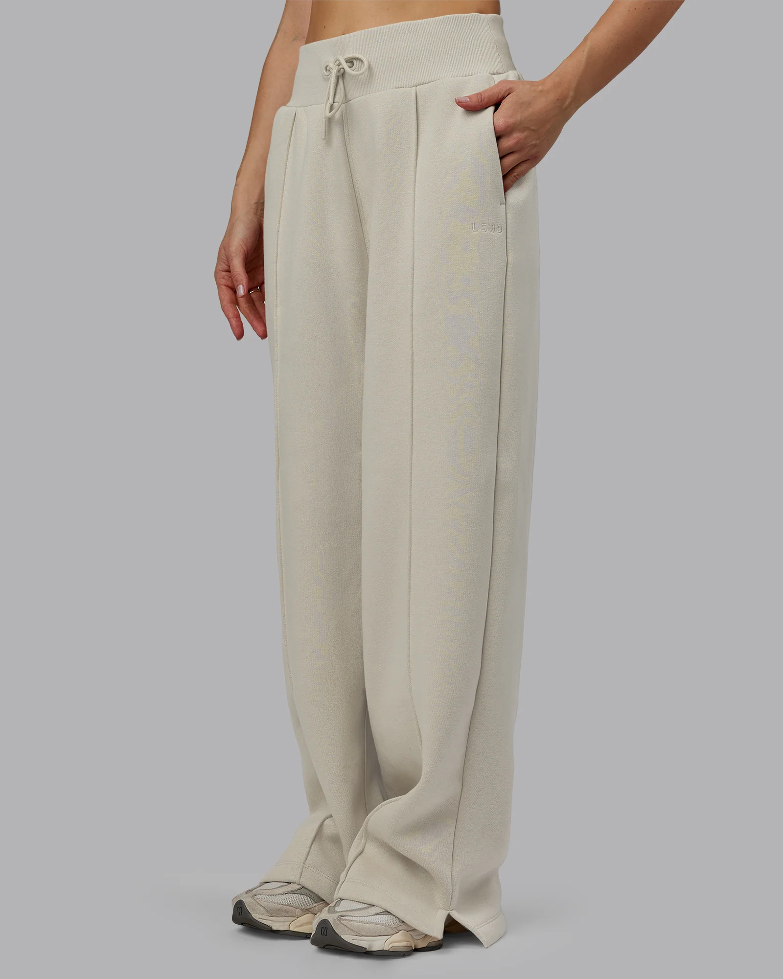 9543-mvp-wide-leg-track-pant-shale-beige-1.webp MVP Wide Leg Track Pant - Shale Beige