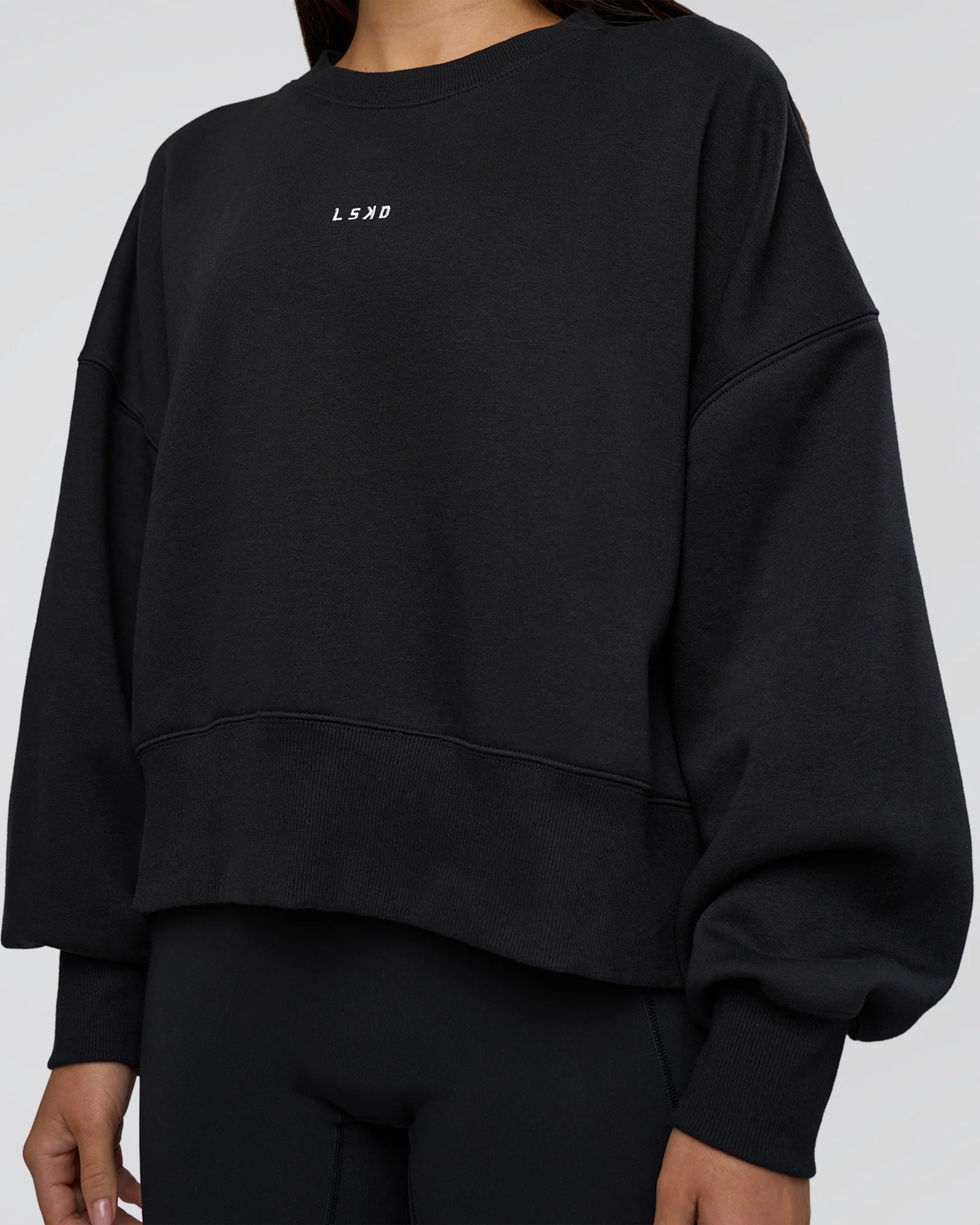 9552-mvp-oversized-sweater-black-white-6.webp MVP Oversized Sweater - Black-White