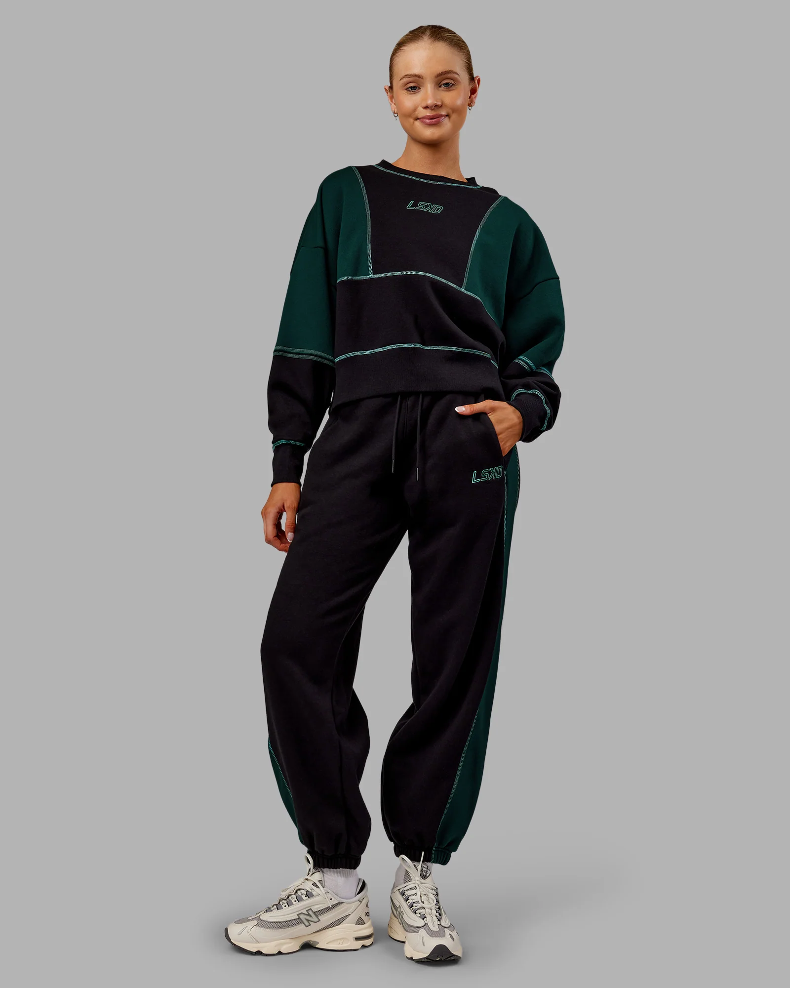 9561-stitch-up-fleece-sweat-pant-black-dark-moss-2.webp Stitch Up Fleece Sweat Pant - Black/Dark Moss