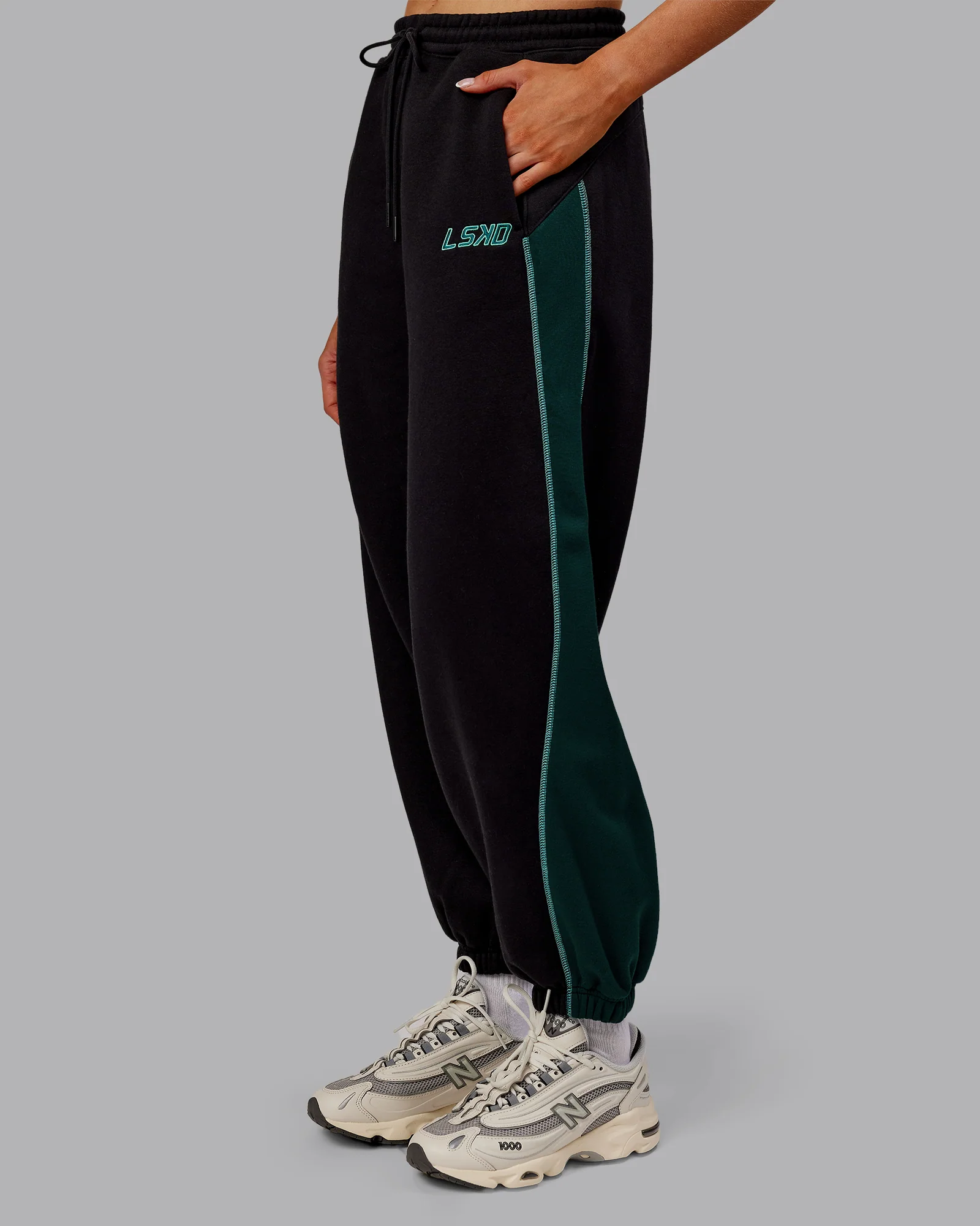 9561-stitch-up-fleece-sweat-pant-black-dark-moss-5.webp Stitch Up Fleece Sweat Pant - Black/Dark Moss