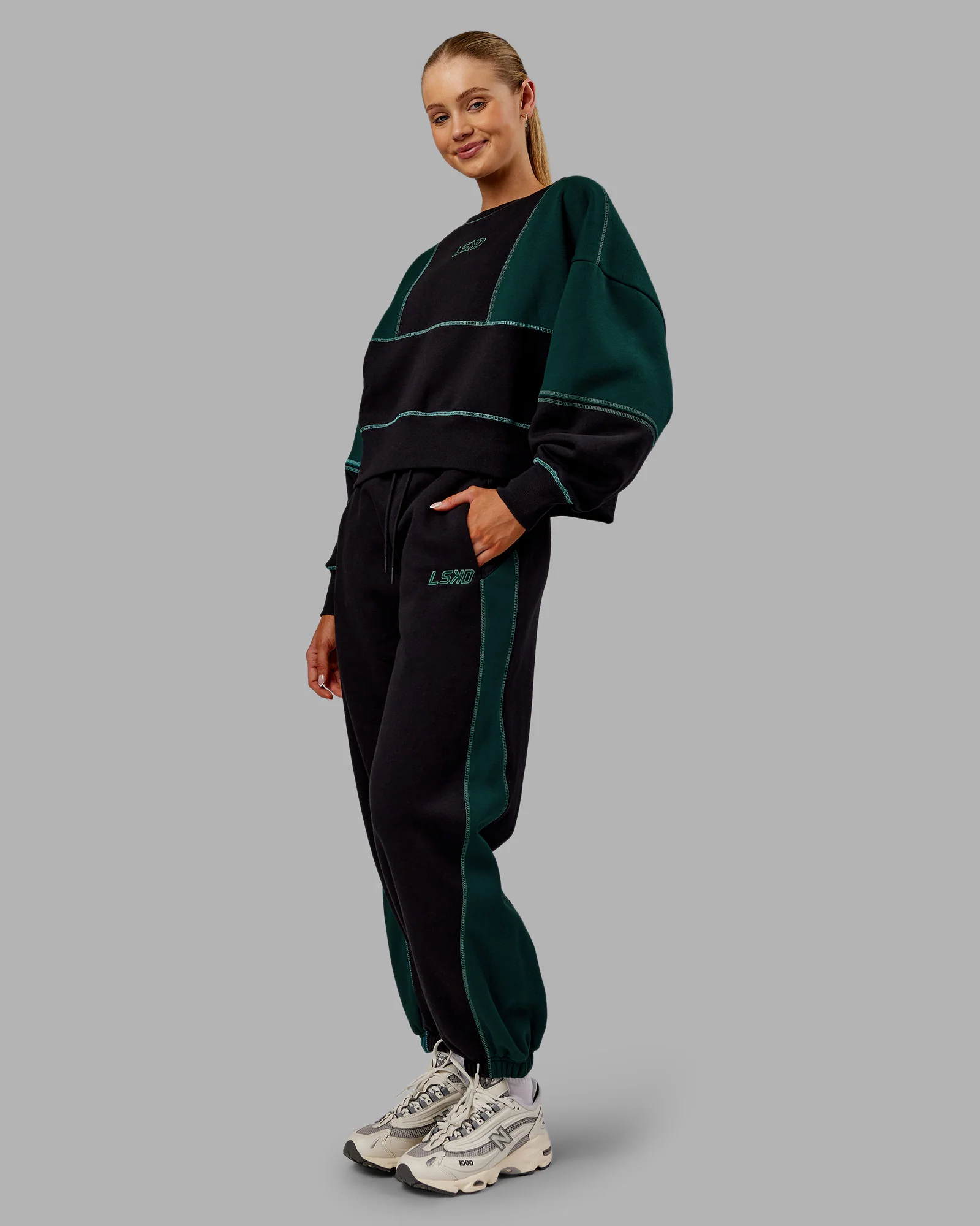 9561-stitch-up-fleece-sweat-pant-black-dark-moss-6.webp Stitch Up Fleece Sweat Pant - Black/Dark Moss