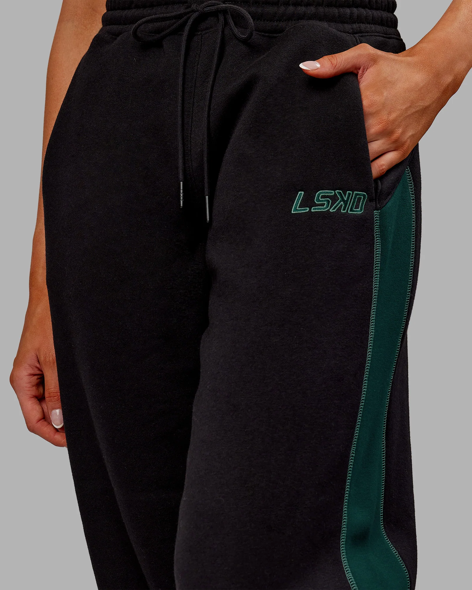 9561-stitch-up-fleece-sweat-pant-black-dark-moss-7.webp Stitch Up Fleece Sweat Pant - Black/Dark Moss