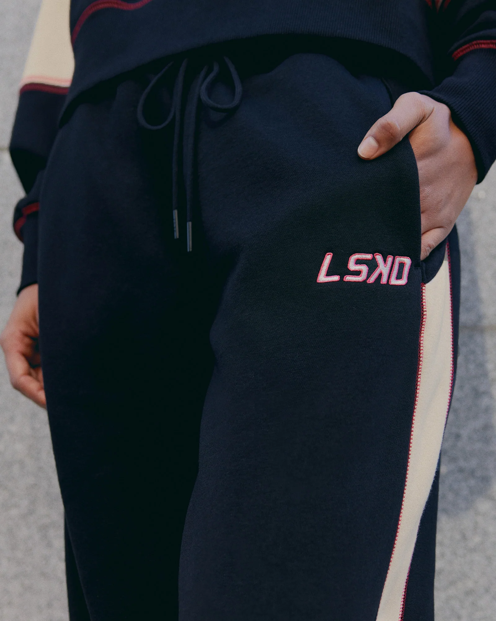 9586-stitch-up-fleece-sweat-pant-black-shale-beige-3.webp Stitch Up Fleece Sweat Pant - Black/Shale Beige