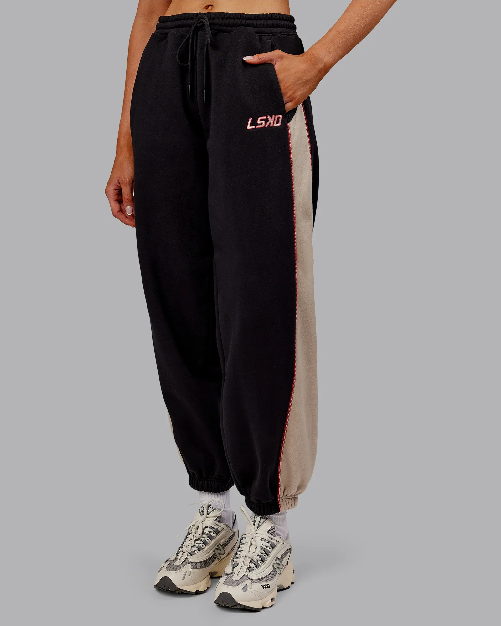 9586-stitch-up-fleece-sweat-pant-black-shale-beige-7.webp Stitch Up Fleece Sweat Pant - Black/Shale Beige