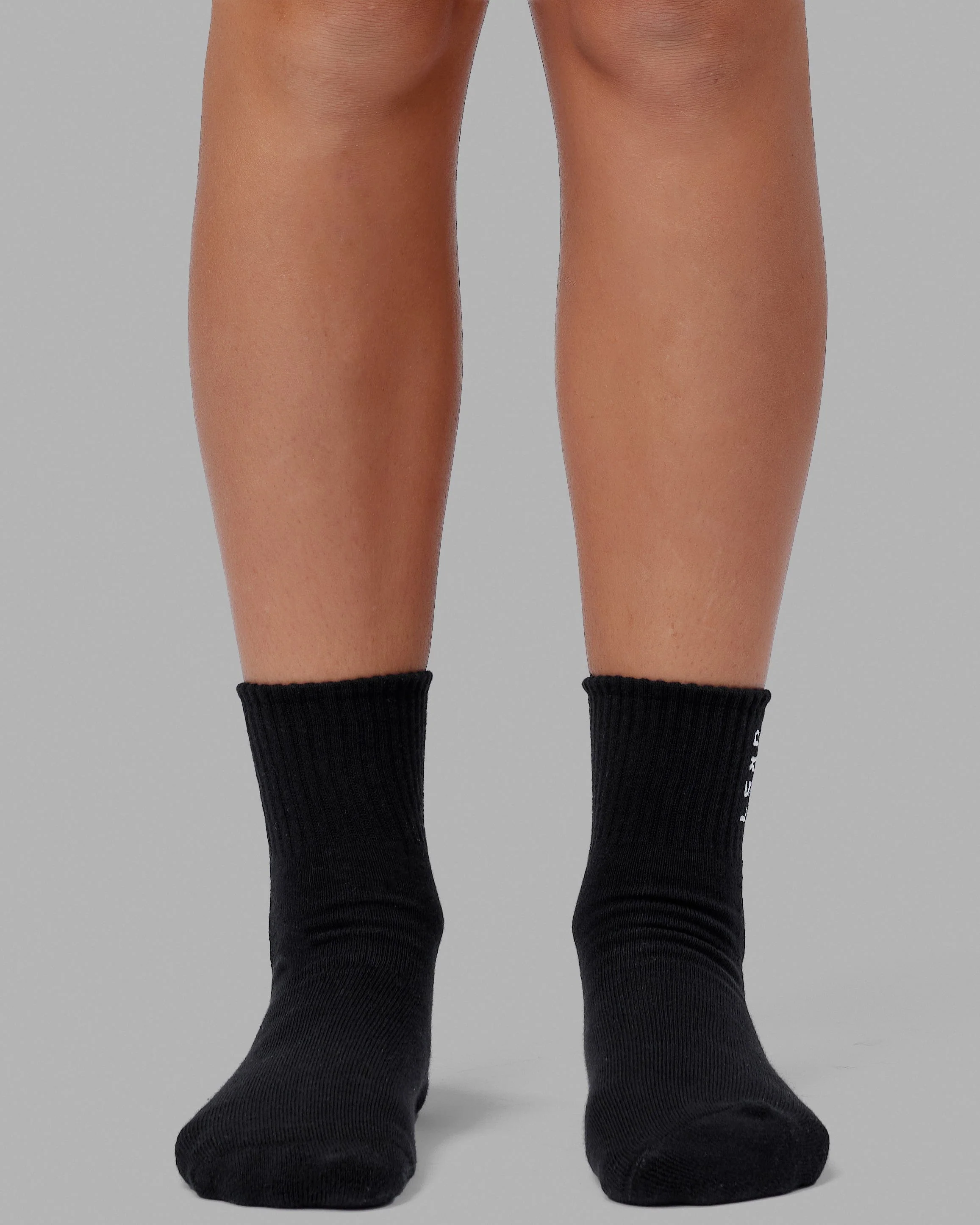 9767-signal-quarter-socks-3-pack-2.0-black-white-3.webp Signal Quarter Socks 3 Pack - Black-White