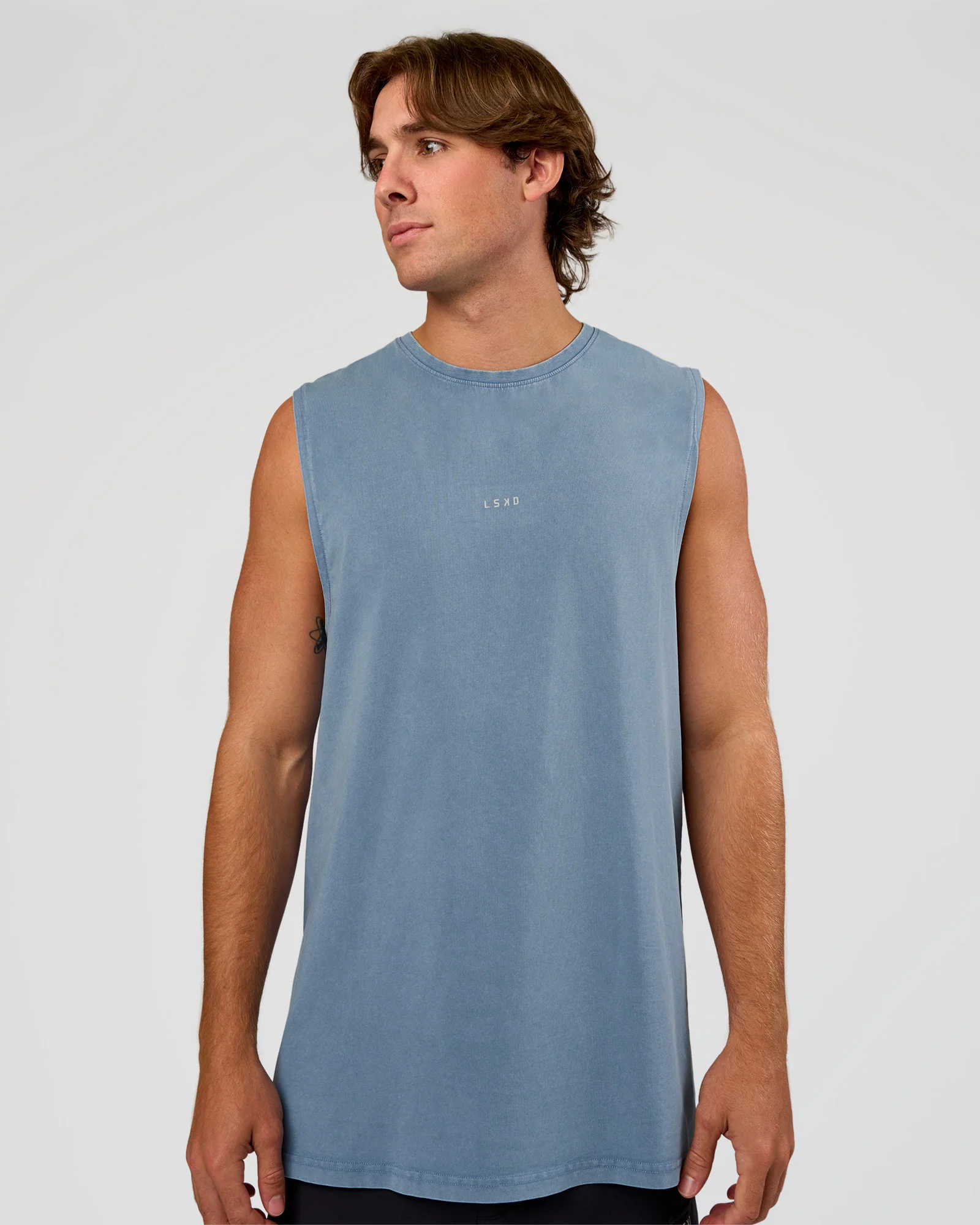 9823-base-flxcotton-tank-regular-fit-2cm-elemental-blue-washed-1.webp Base FLXCotton Tank Regular Fit +2cm - Elemental Blue Washed