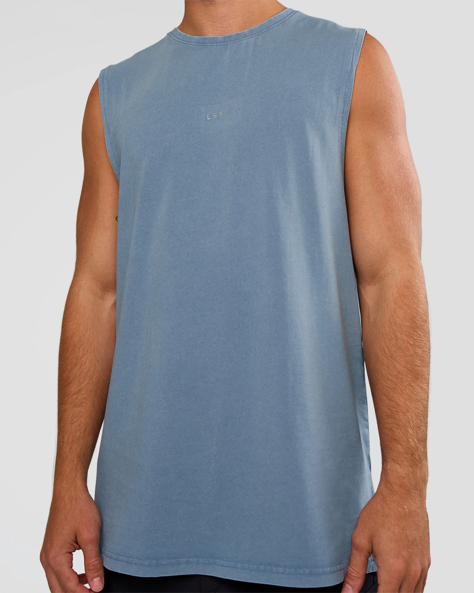 9823-base-flxcotton-tank-regular-fit-2cm-elemental-blue-washed-5.webp Base FLXCotton Tank Regular Fit +2cm - Elemental Blue Washed